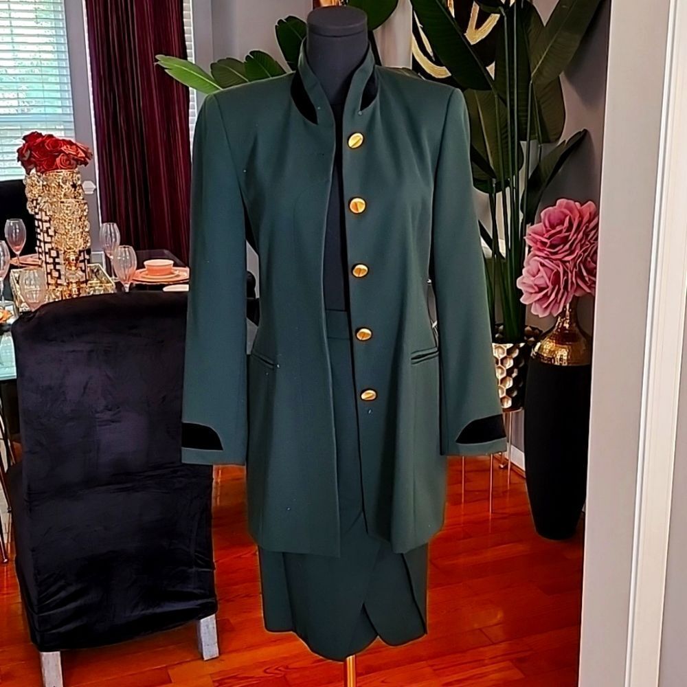 Escada suit 